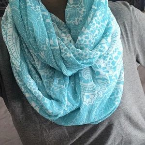 Infinity scarf